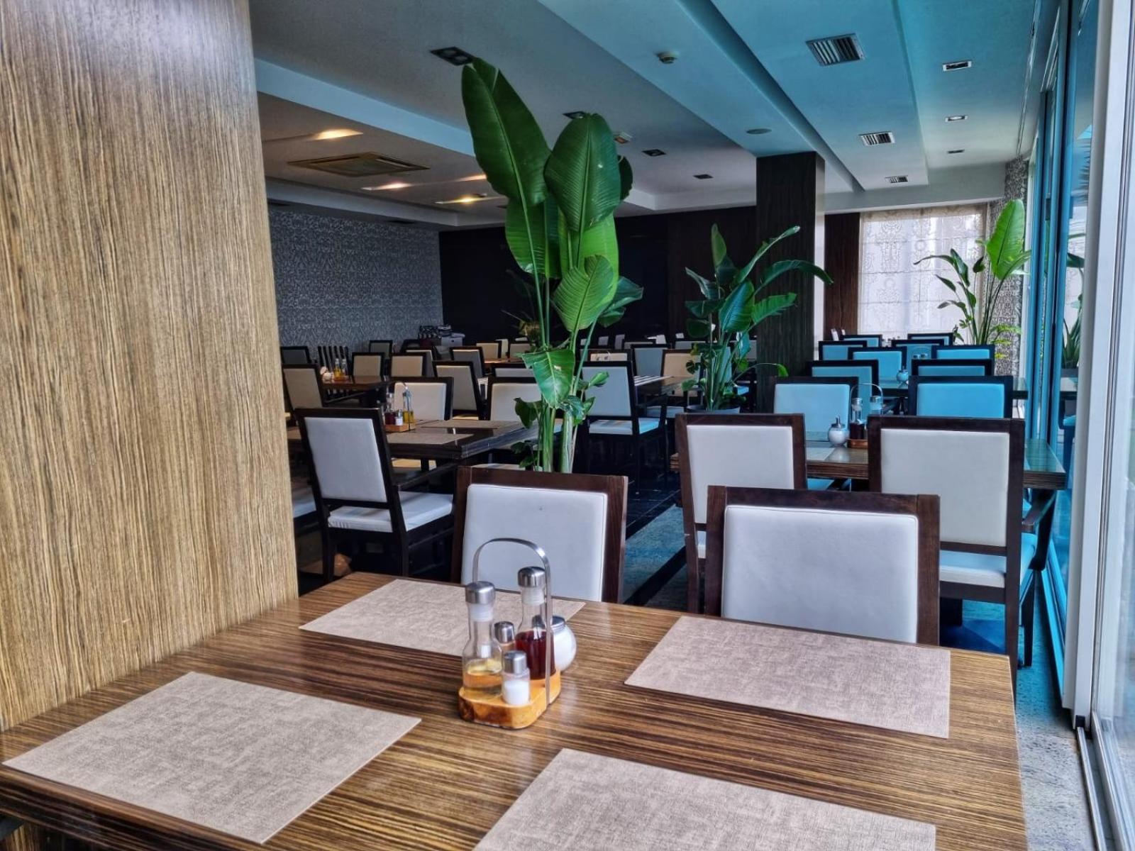 Hotel Gala Split Podstrana Exteriör bild
