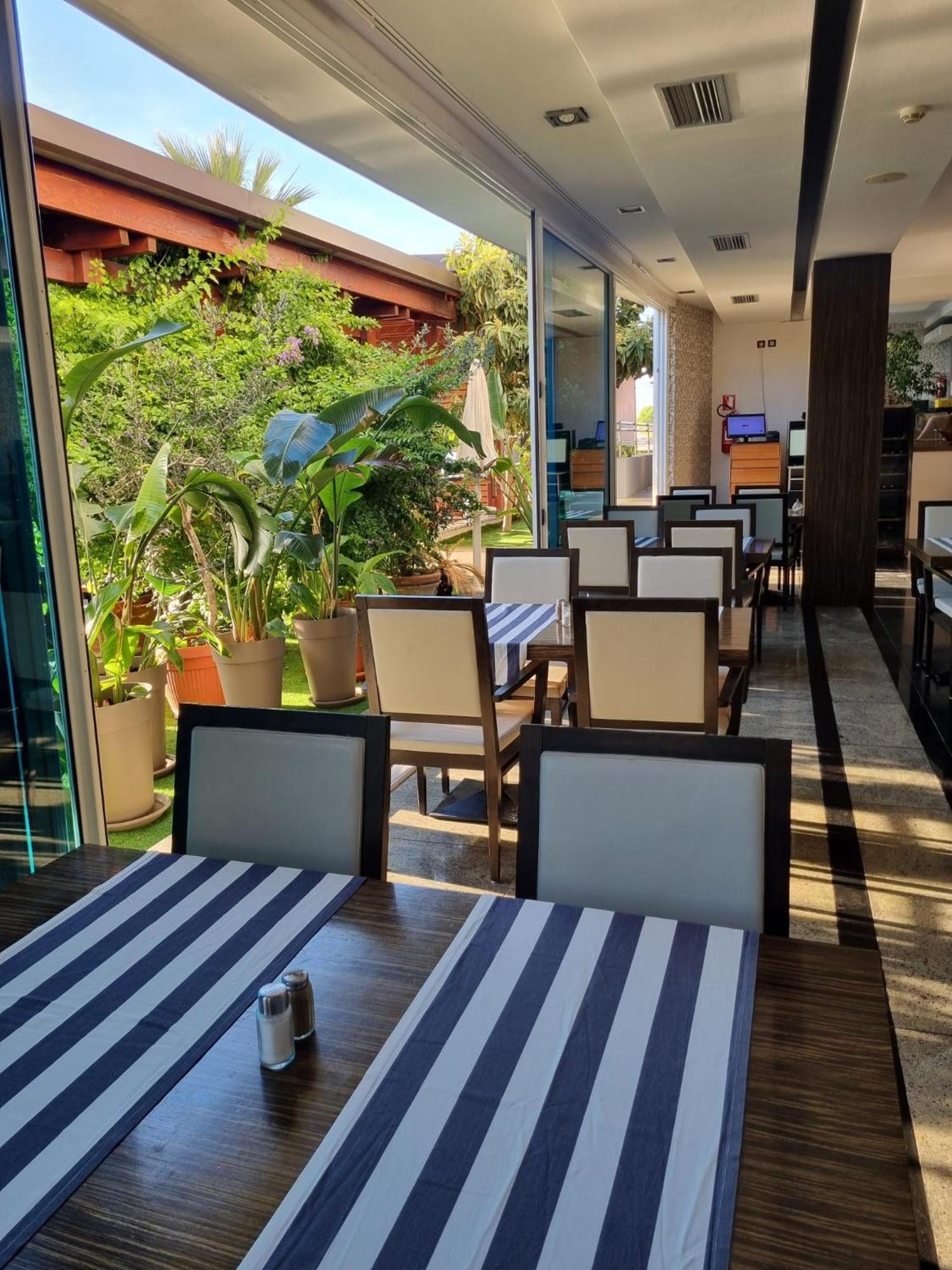 Hotel Gala Split Podstrana Exteriör bild
